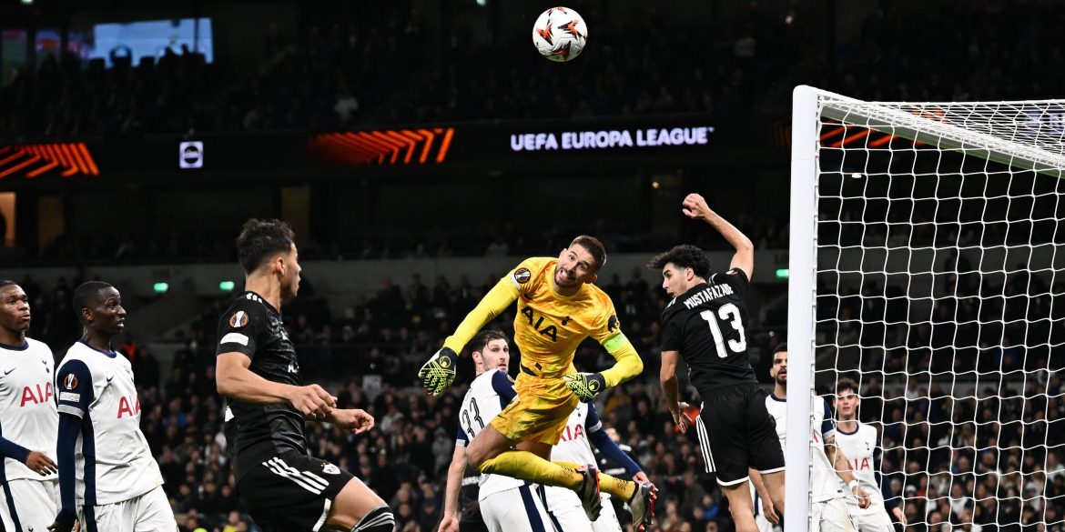 £30m goalkeeper could join Tottenham as Ange considers Vicario replacement