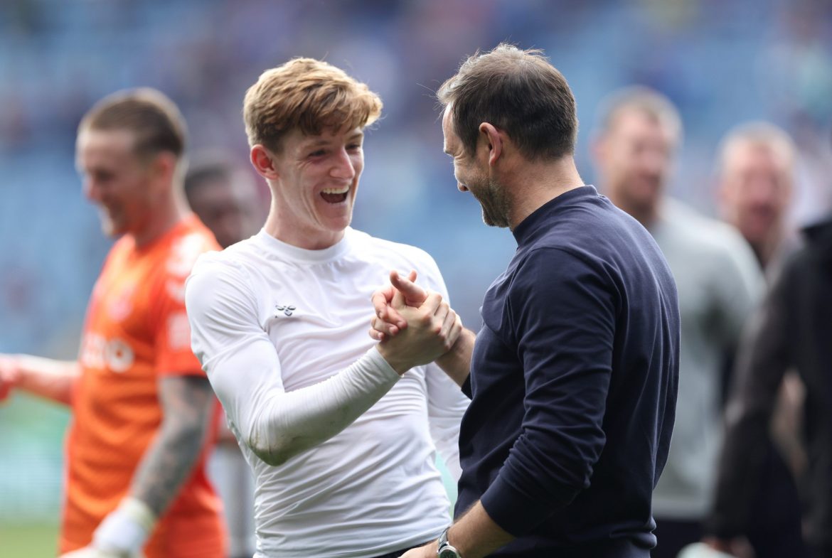 Everton: Gordon in advanced exit talks