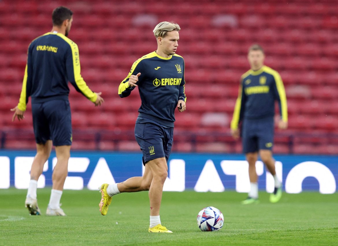 Newcastle must sign Mykhaylo Mudryk
