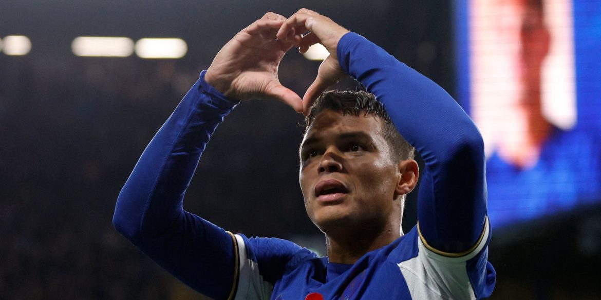 Pochettino eyeing £69m Chelsea swoop for "phenomenal" Thiago Silva heir in January